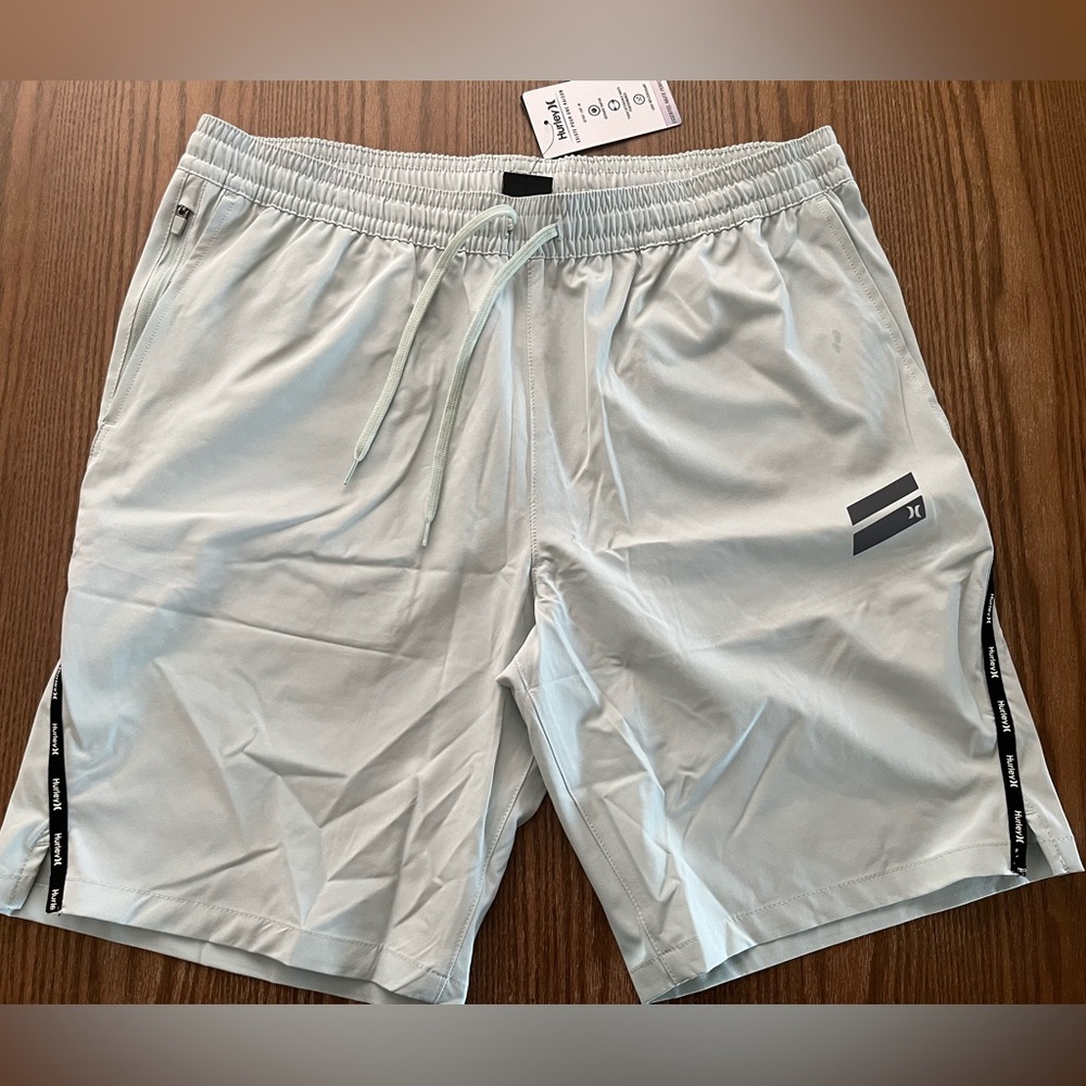Hurley Men's Mint Athletic Shorts Size large New